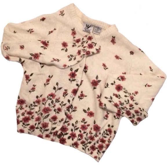 Fashion Bug Sweaters - FashionBug Sweater Luxurious with pearl buttons 🌅